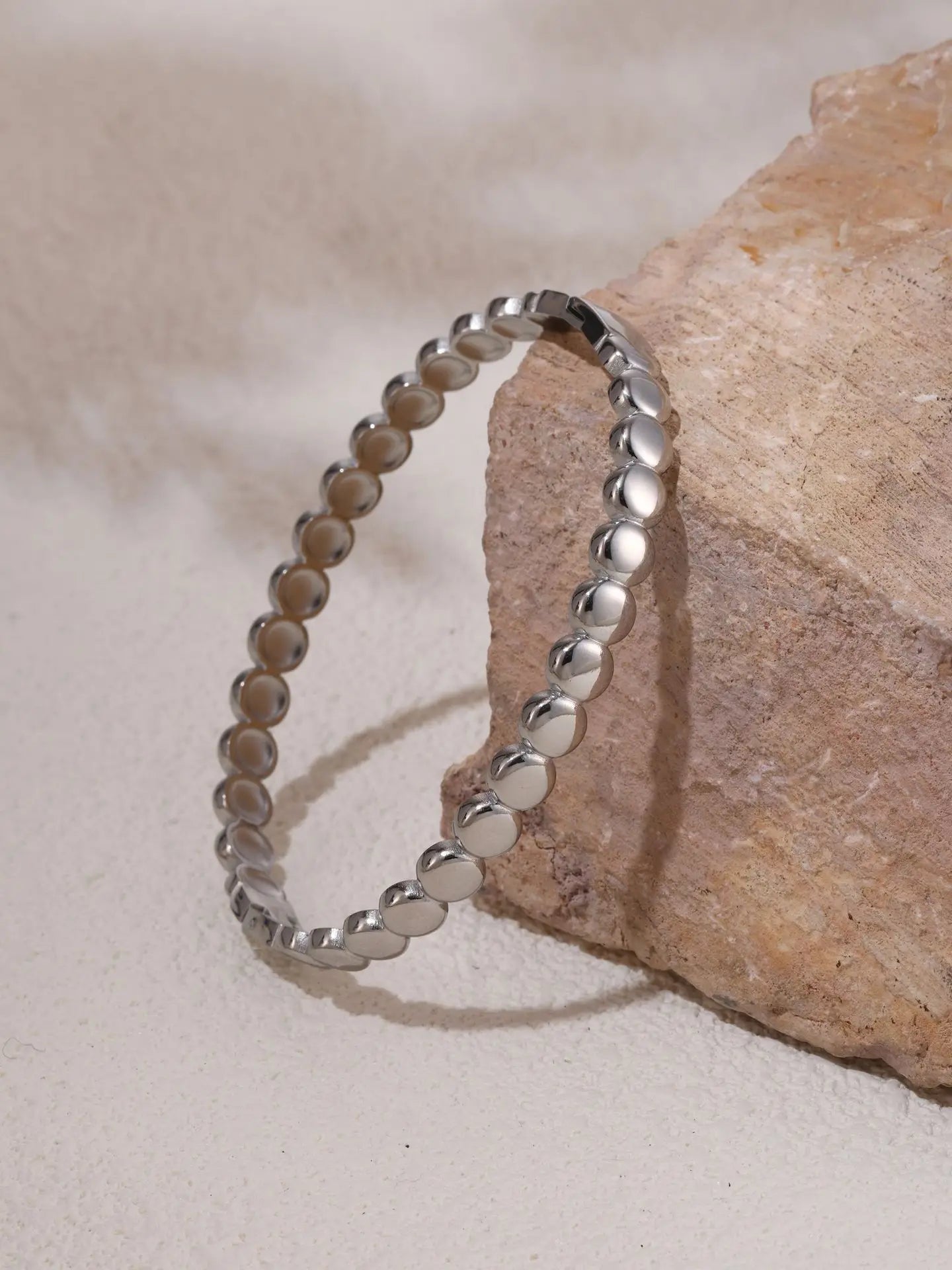 Women's Bracelet Simple Style and Buckle That Won't Fade Fashionable and Versatile Jewelry Accessories